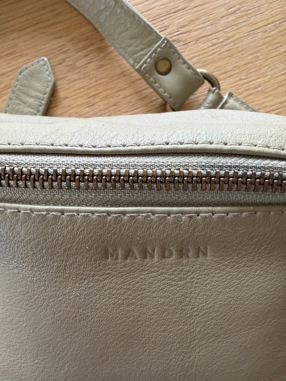 Mandrn Fanny Pack/Crossbody - Picture 2 of 4